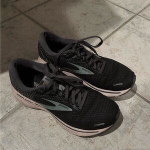 Used Brooks Sneakers